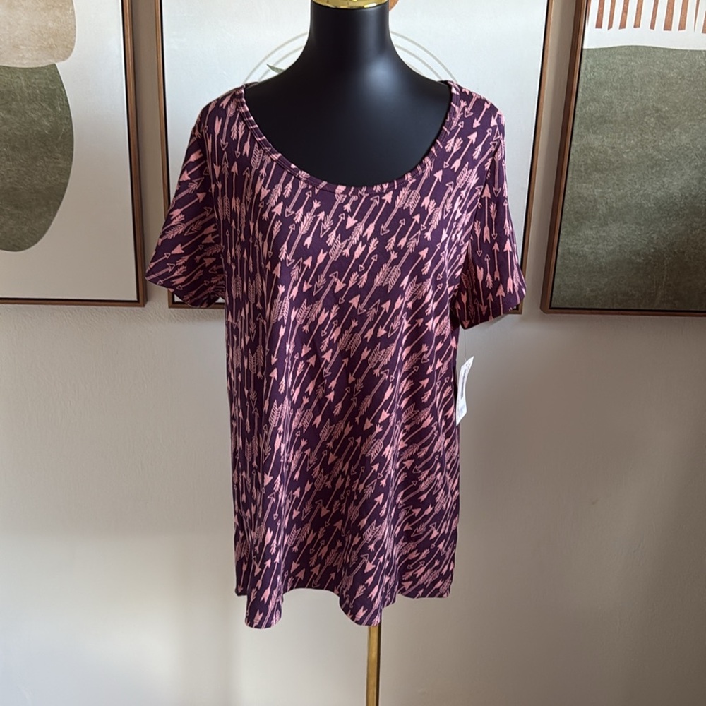 LuLaRoe Red Relaxed Graphic Short Sleeve Tee